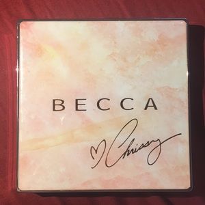 BECCA X Chrissy Teigen Glow Face Palette